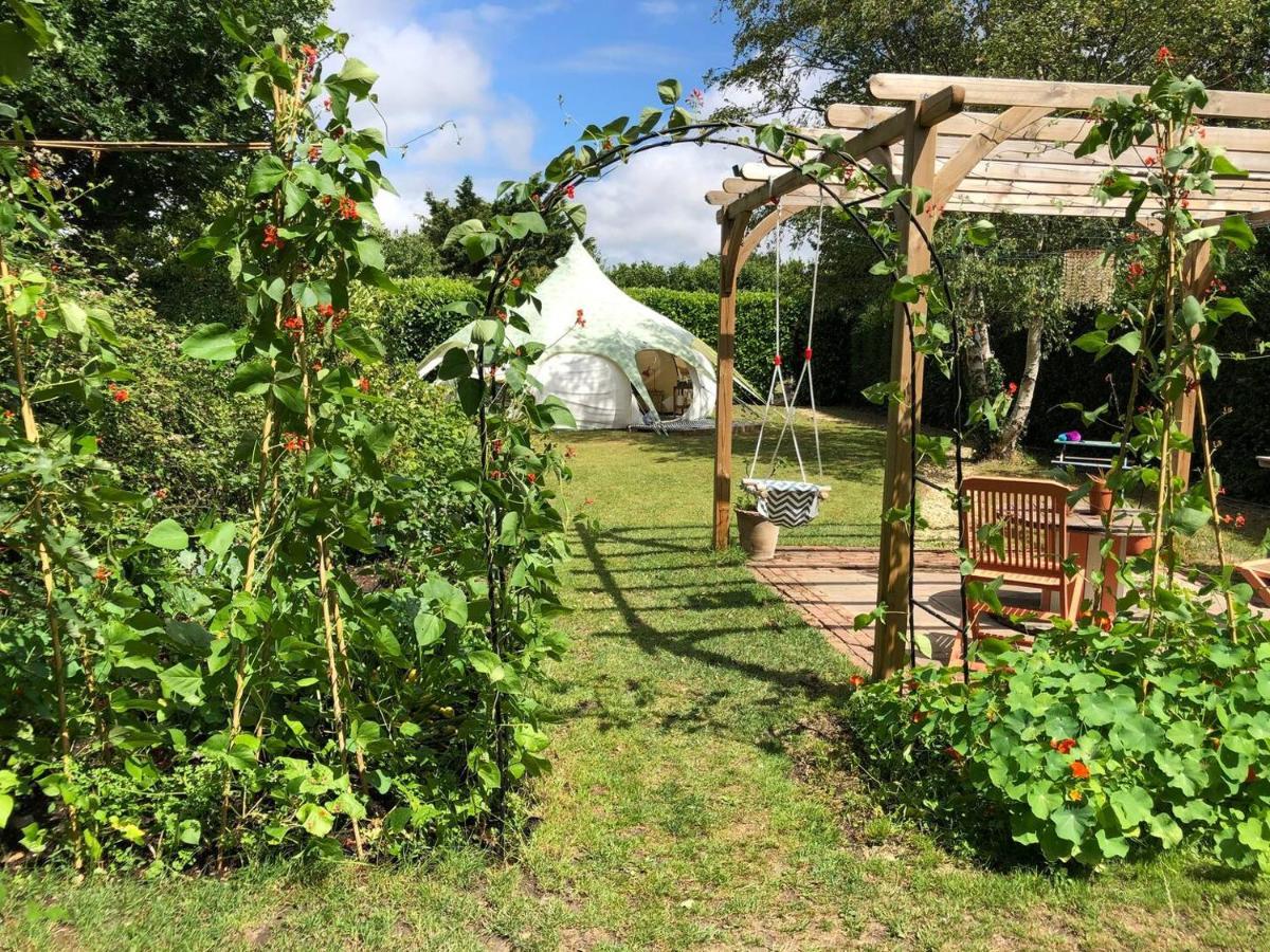 Secret Garden Glamping Hotel Lymington Exterior foto