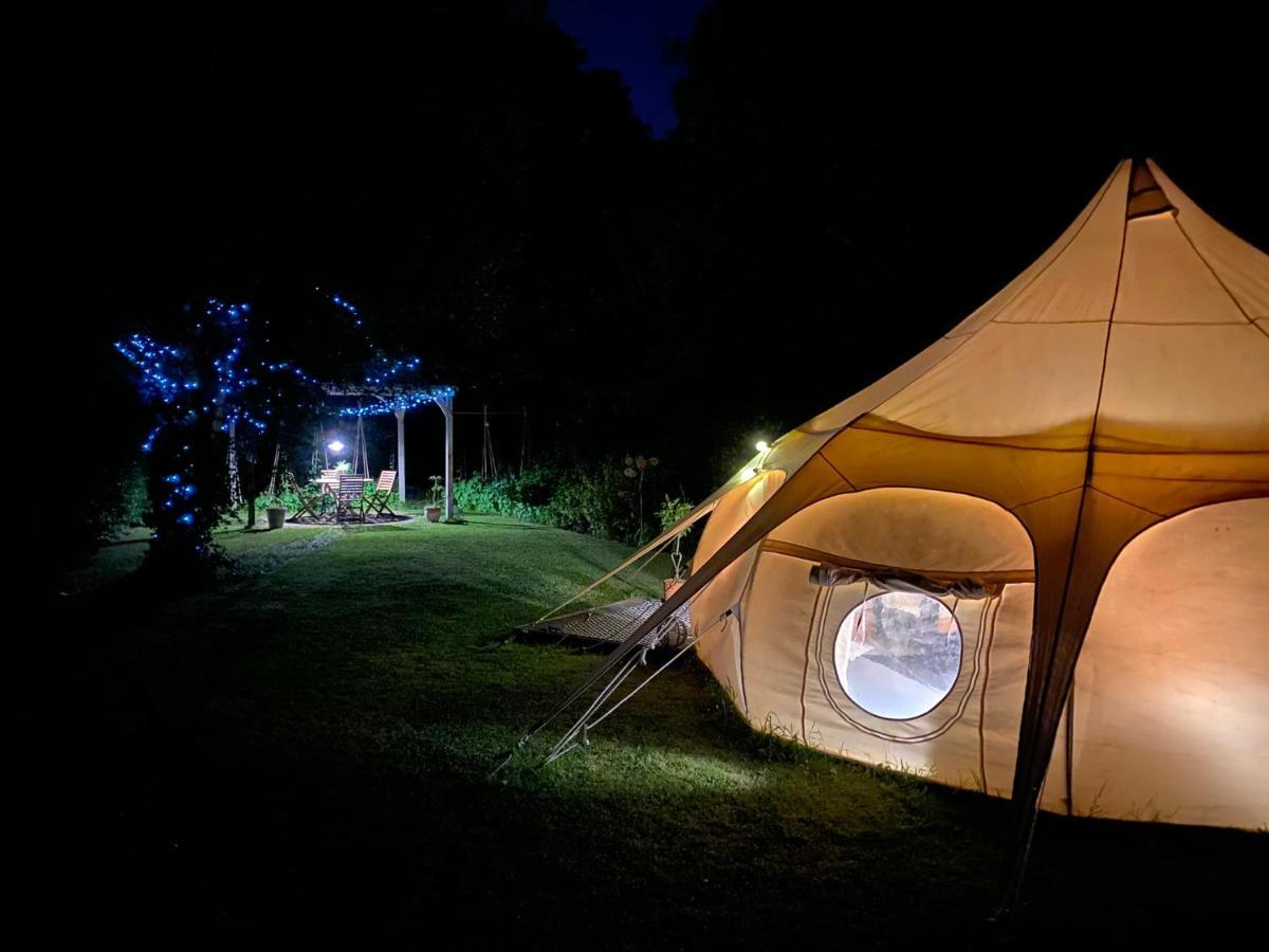 Secret Garden Glamping Hotel Lymington Exterior foto