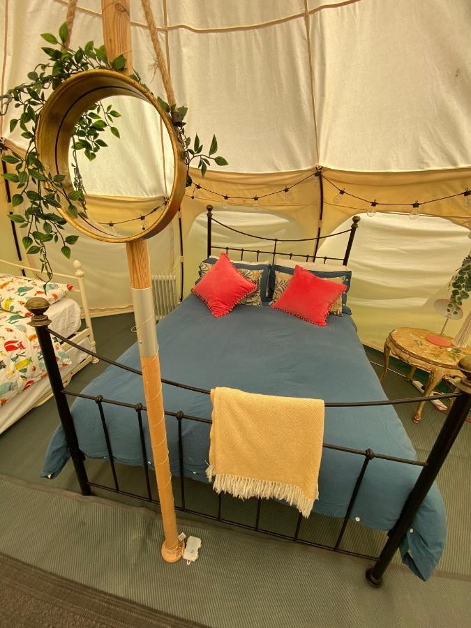 Secret Garden Glamping Hotel Lymington Exterior foto